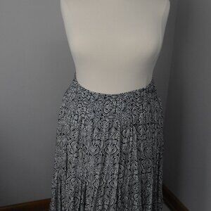 Black and White pattern skirt